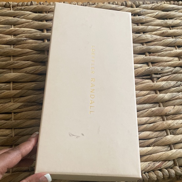 Only tired on once brand new Loeffler Randall open to sandals with cutest bow - Picture 2 of 12